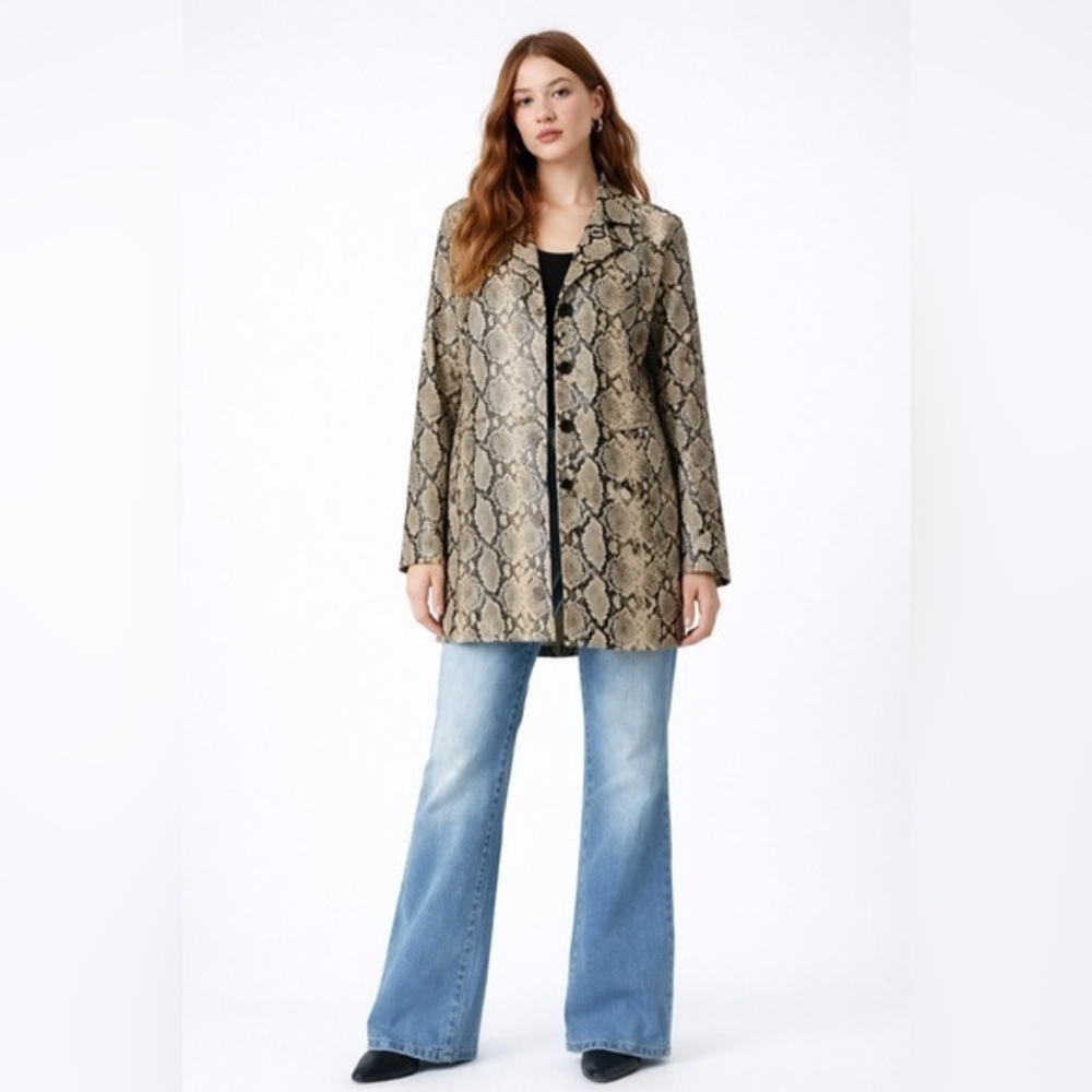 BlankNYC Snakeskin Faux Leather Coat Womenโs Neutral Snake Print Small
